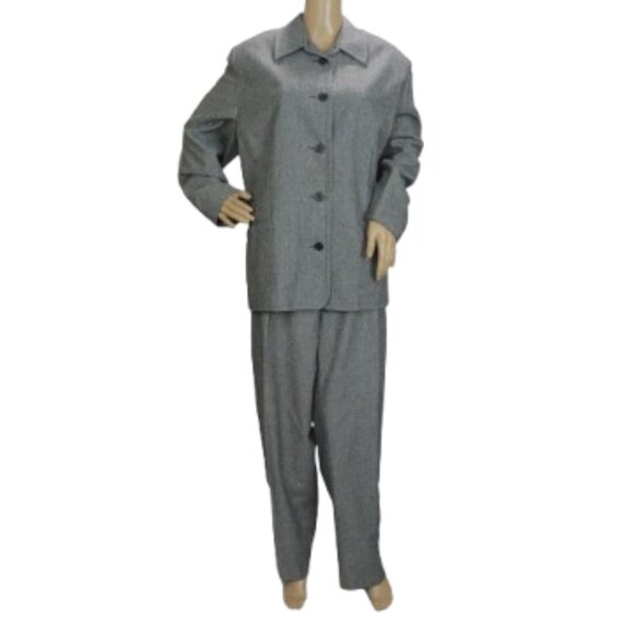 Vanity Fair Elegant Grey Suit - Picture 1 of 13